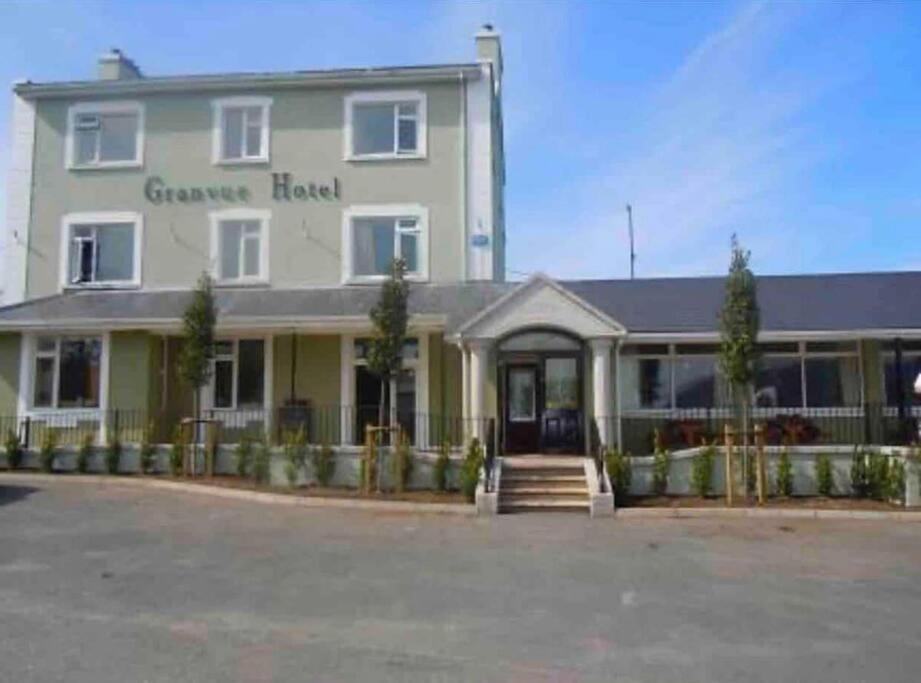 Mountain House Omeath Near Carlingford Villa O Meith Exterior photo